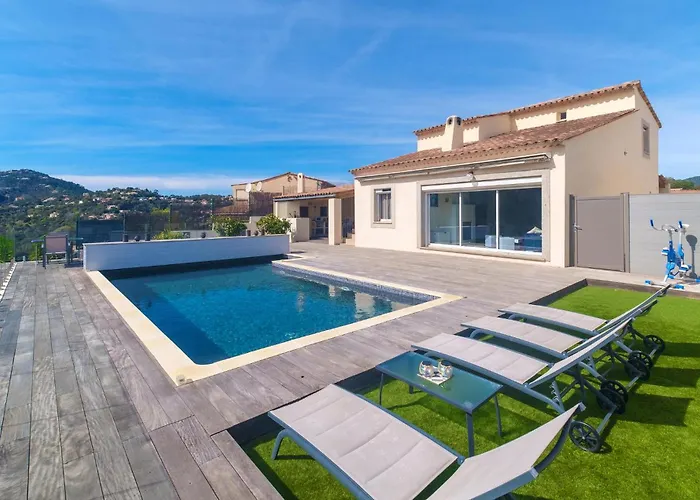 Nice home in Fréjus with WiFi&3 Bedrooms