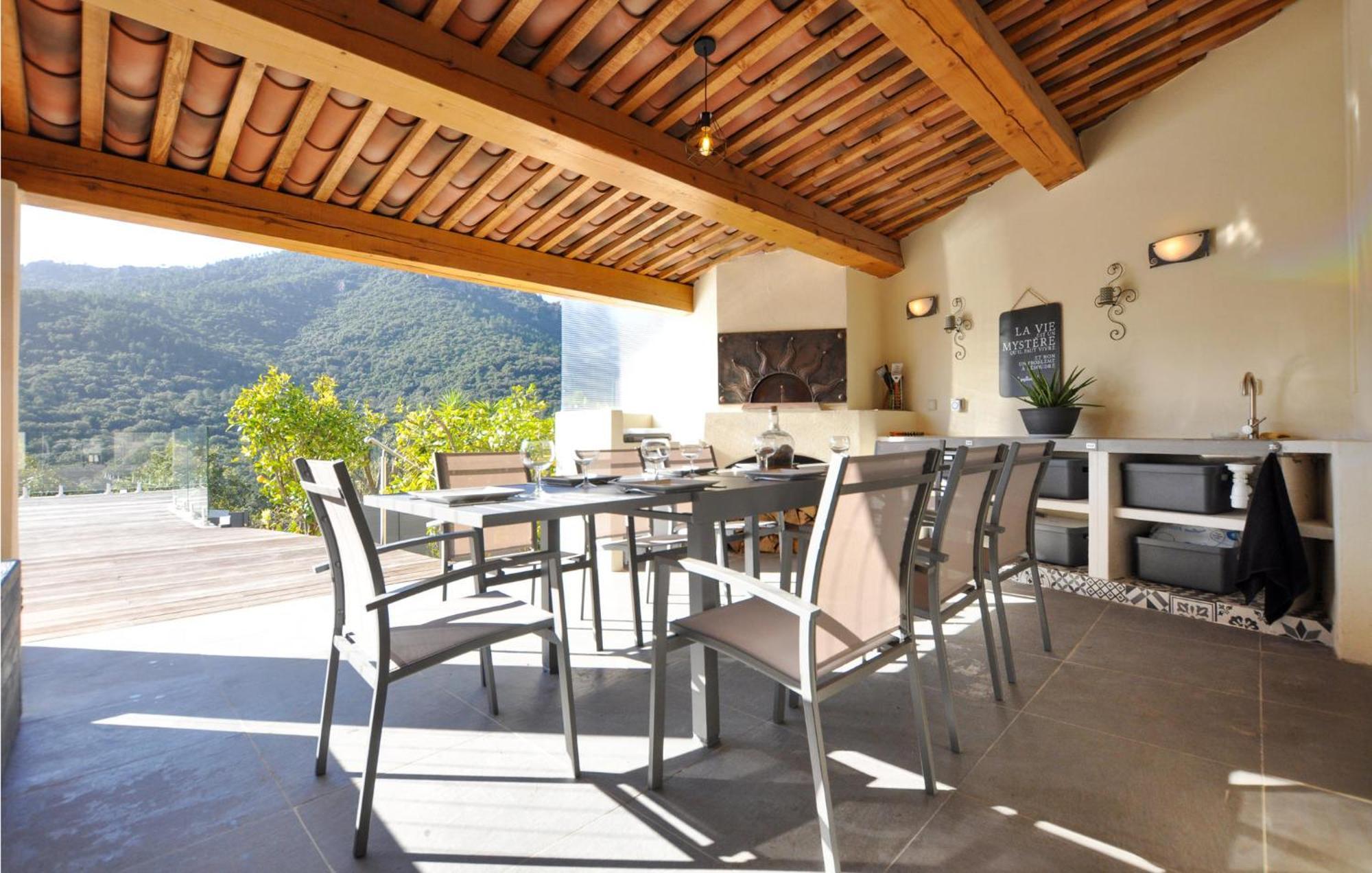 Gorgeous In With Kitchen Hébergement de vacances Fréjus